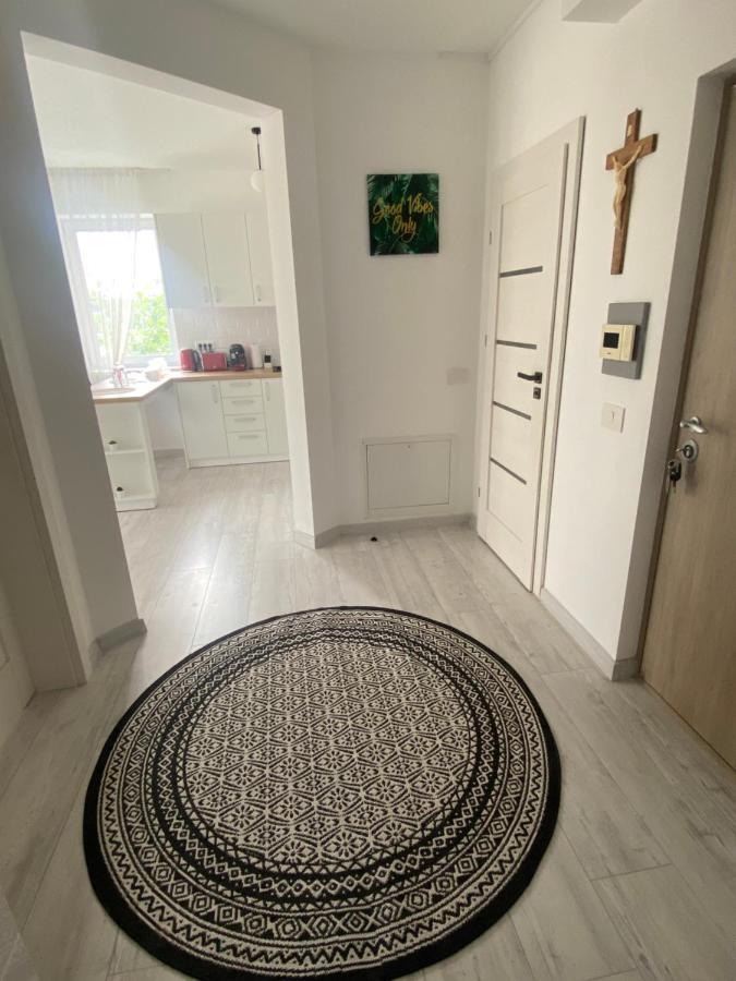 Good Vibes Apartment Орадя Экстерьер фото